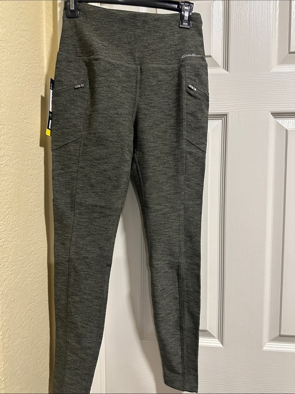 🆕 Eddie Bauer women’s Stretch Leggings